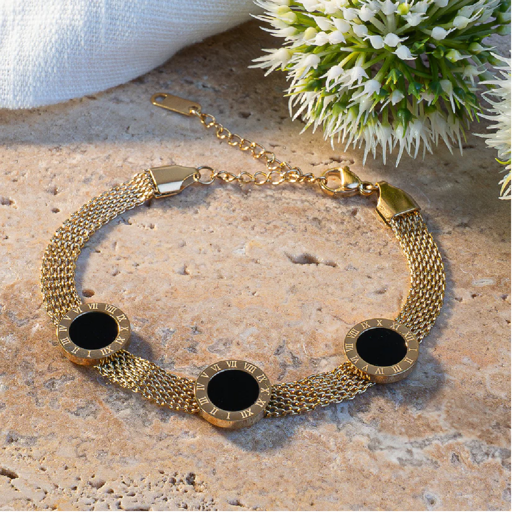 Pulsera Chinesca para Mujer en Oro Laminado Italiano 18k (Disponible en Blanco y Negro)