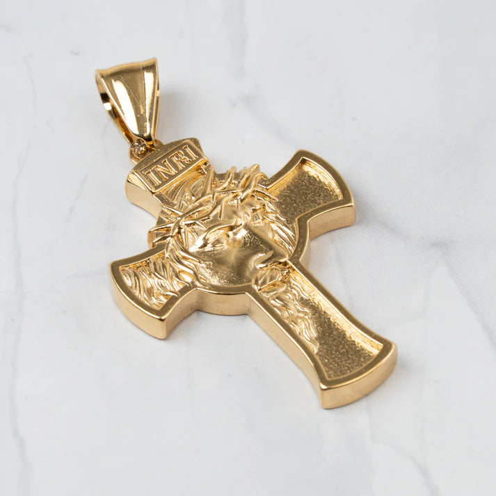 Dije Cruz con Rostro de Cristo en Relieve en Oro Laminado Italiano 18k